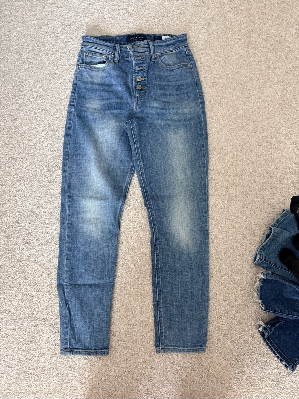 Lucky Brand, size 27. 5 pairs of Light to Dark Washes! - Picture 3 of 16